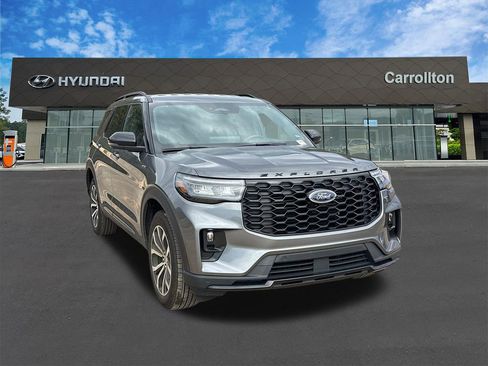 Used 2025 Ford Explorer ST-Line image 3