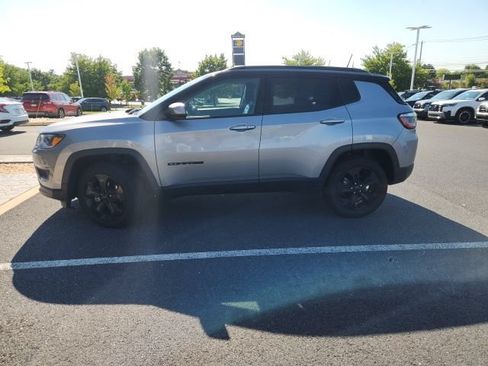 Used 2020 Jeep Compass Latitude AWD/4WD image 2