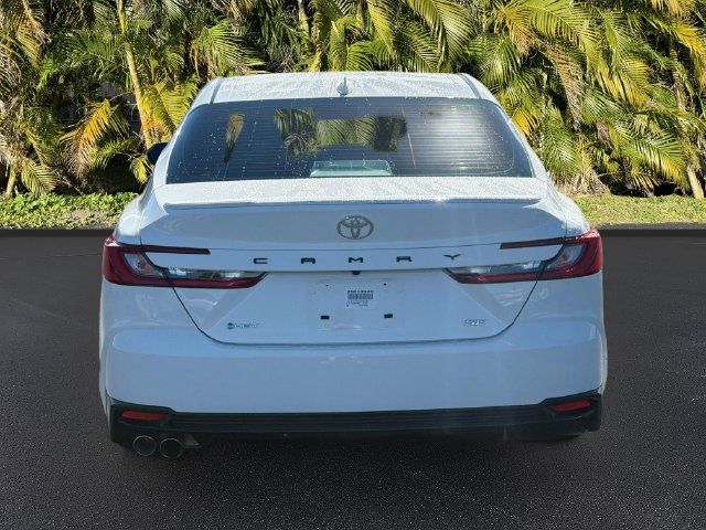 Used 2025 Toyota Camry SE FWD image 6