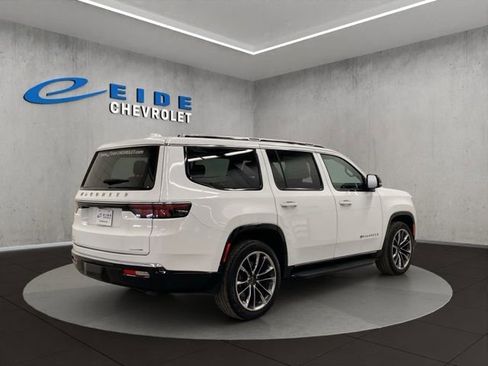 Used 2023 Jeep Wagoneer Series II w/ Premium Group I image 5