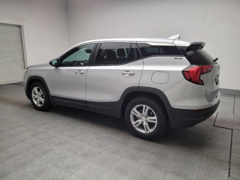 Used 2021 GMC Terrain SLE image 3