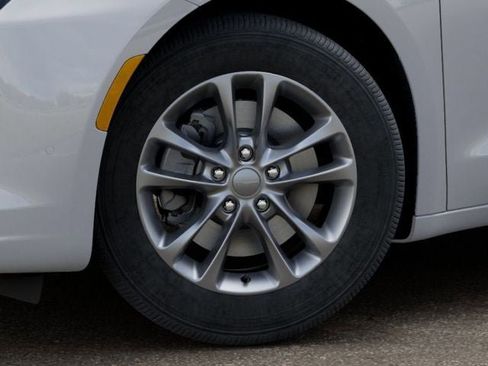 New 2027 Chrysler Pacifica Select AWD/4WD image 8