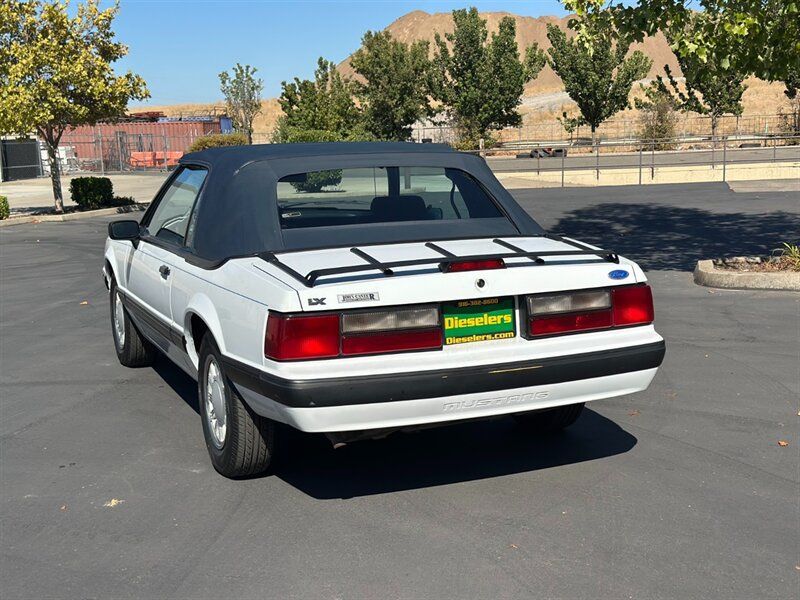 Used 1988 Ford Mustang LX RWD image 13