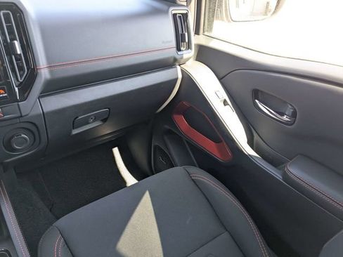 Used 2025 Nissan Frontier PRO-4X w/ Pro Convenience Package image 4