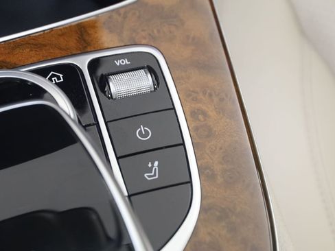 Used 2020 Mercedes-Benz E 450 4MATIC Wagon w/ Premium Package image 37