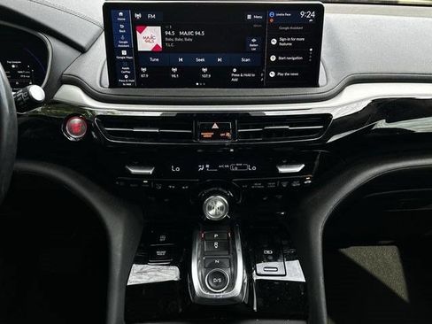 Used 2025 Acura MDX FWD image 11