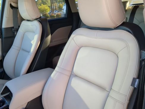 New 2026 Lincoln Corsair Premiere image 10