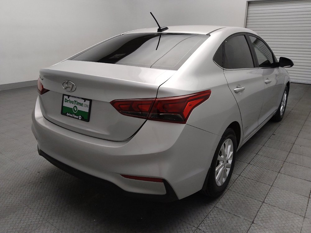 Used 2021 Hyundai Accent SEL FWD image 9