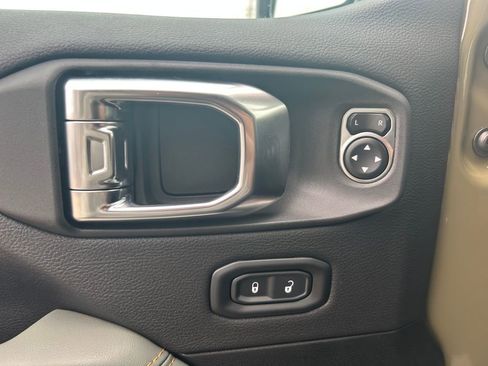 New 2026 Jeep Gladiator Mojave w/ Safety Group image 17