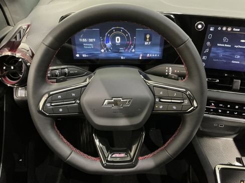 New 2026 Chevrolet Equinox RS w/ Convenience Package III FWD image 24