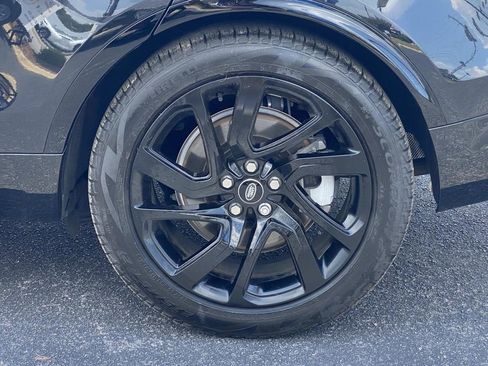 Used 2023 Land Rover Discovery S R-Dynamic image 7