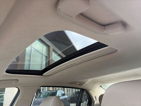 Used 2020 Genesis G90 3.3T Premium image 9