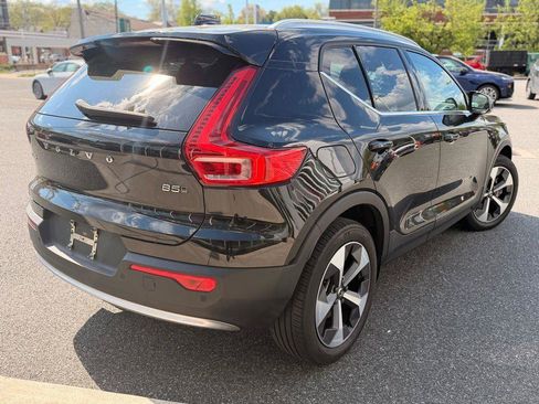 Used 2023 Volvo XC40 B5 Plus w/ Protection Package Premier AWD/4WD image 6