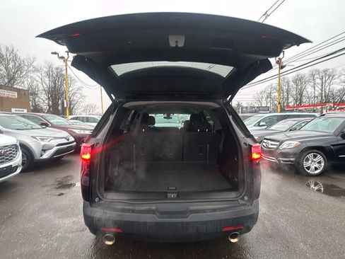 Used 2018 Chevrolet Traverse LT image 25