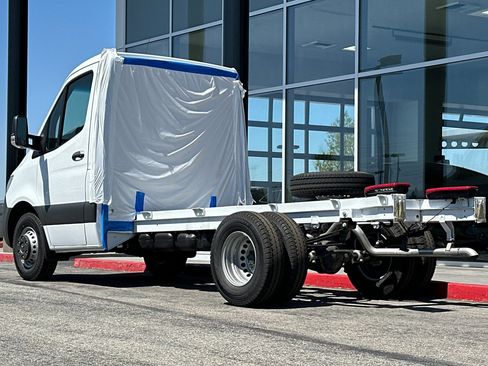 New 2024 Mercedes-Benz Sprinter 4500 image 4