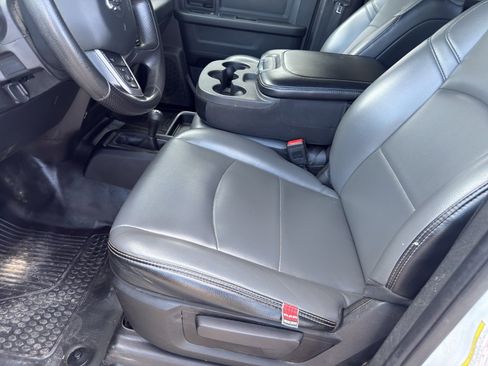 Used 2023 RAM 2500 Tradesman w/ Chrome Appearance Group image 10