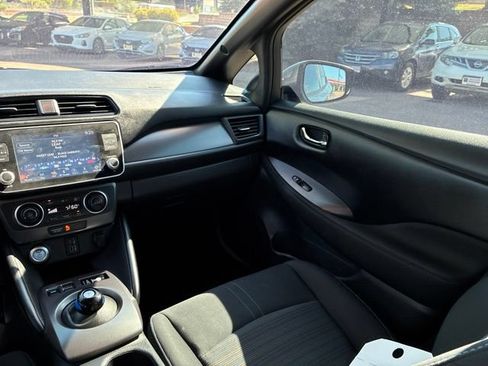 Certified 2025 Nissan Leaf S FWD image 29