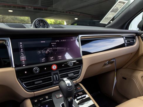 New 2026 Porsche Macan Turbo AWD/4WD image 37