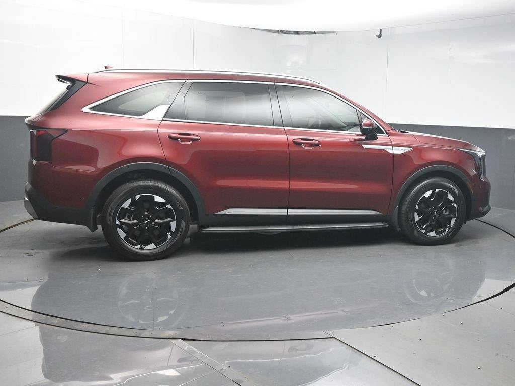 Used 2025 Kia Sorento S FWD image 8