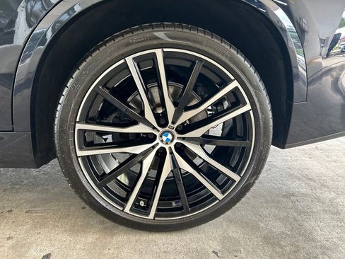 Used 2022 BMW X5 sDrive40i w/ M Sport Package RWD image 17