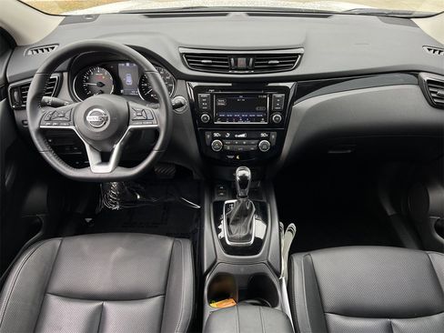 Certified 2022 Nissan Rogue Sport SL image 10