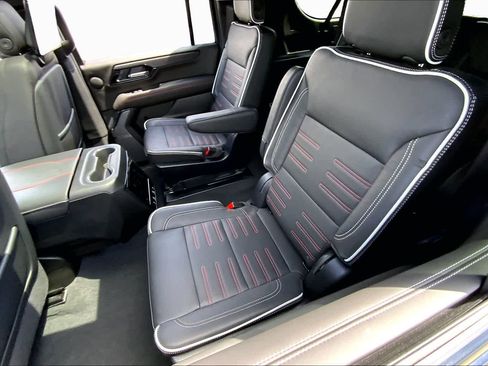 Used 2025 GMC Yukon XL AT4 Ultimate AWD/4WD image 20
