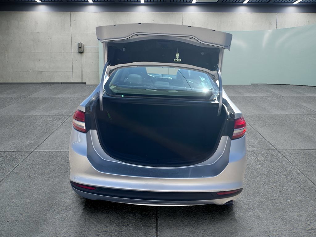 Used 2018 Ford Fusion S FWD image 16