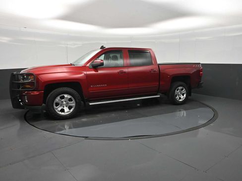 Used 2018 Chevrolet Silverado 1500 LT w/ All Star Edition AWD/4WD image 4