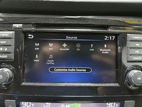 Used 2020 Nissan Rogue SL image 21