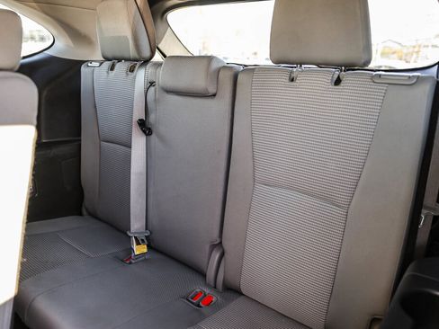 Certified 2023 Toyota Highlander L image 9