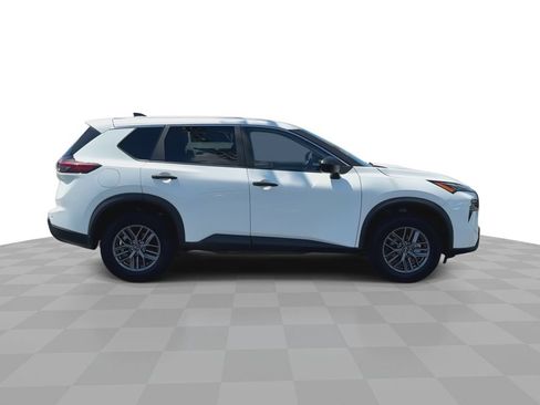 Used 2024 Nissan Rogue S FWD image 10