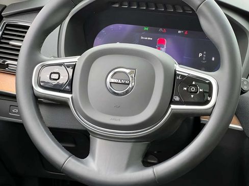 Used 2023 Volvo XC90 B6 Plus AWD/4WD image 16