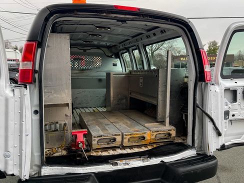 Used 2017 Chevrolet Express 2500 image 16