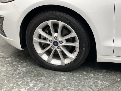 Used 2019 Ford Fusion SE FWD image 30