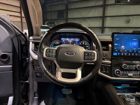 Used 2022 Ford Expedition XLT AWD/4WD image 30