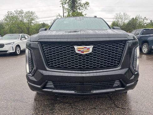 Used 2025 Cadillac Escalade Sport w/ Touring Package AWD/4WD image 3