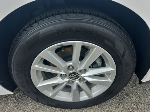 Certified 2025 Toyota Camry LE FWD image 7