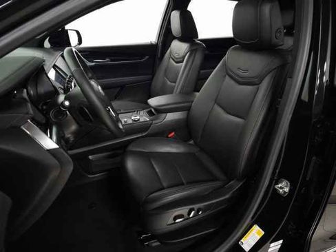 Certified 2025 Cadillac XT5 Premium Luxury w/ LPO, Floor Liner Package image 21