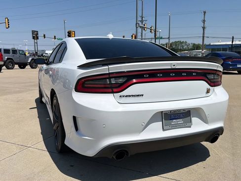 Used 2019 Dodge Charger Scat Pack RWD image 15