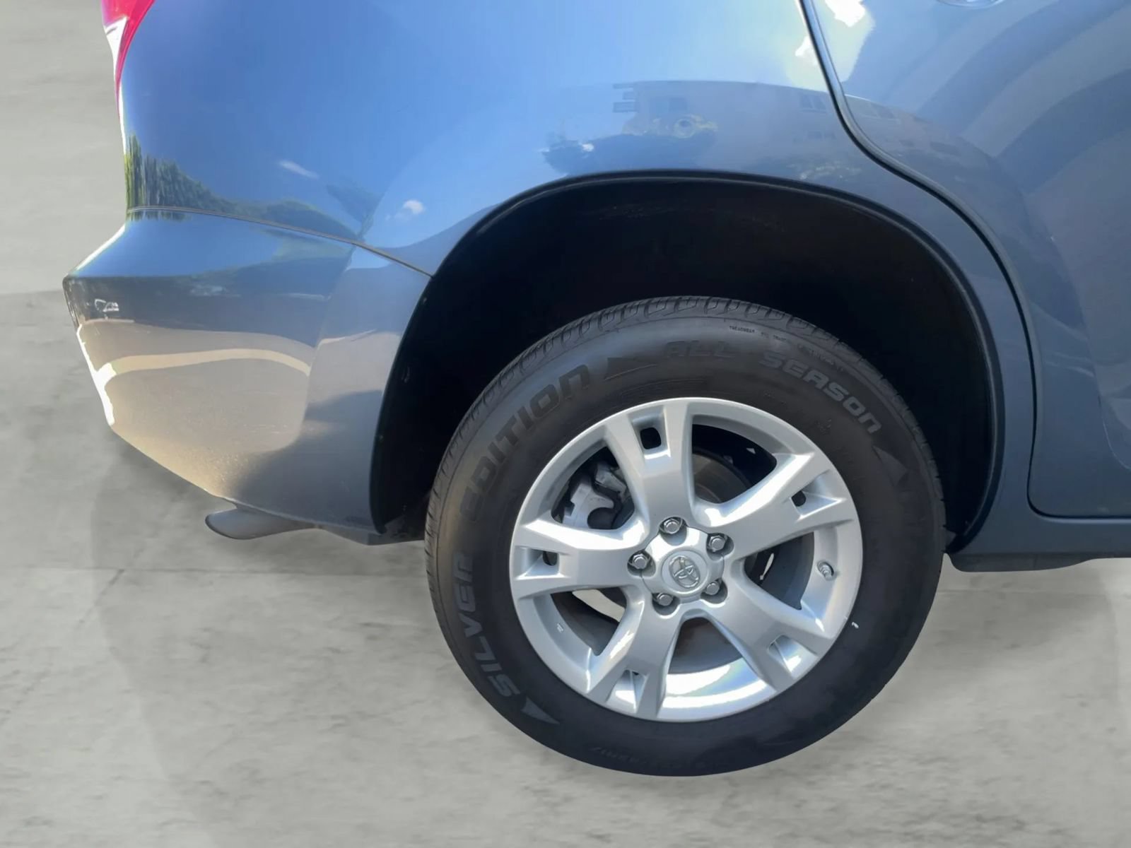 Used 2012 Toyota RAV4 FWD w/ Upgrade Value Pkg image 51