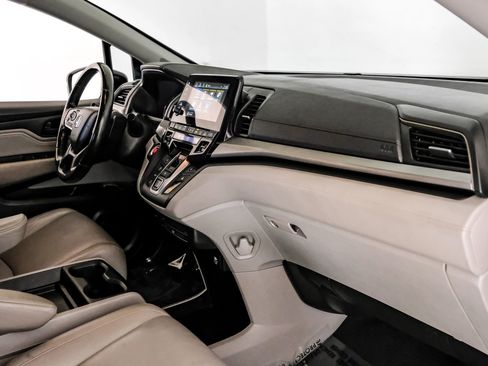 Used 2018 Honda Odyssey Touring image 12