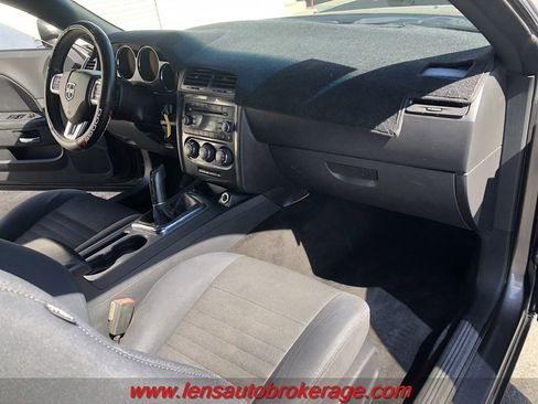 Used 2013 Dodge Challenger R/T image 17