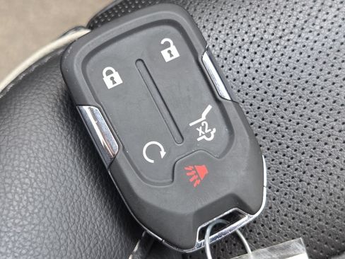 Used 2023 GMC Acadia Denali w/ Denali Technology Package FWD image 41