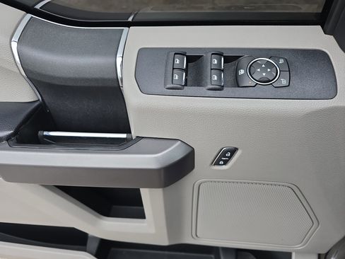 Used 2018 Ford F250 XLT image 30