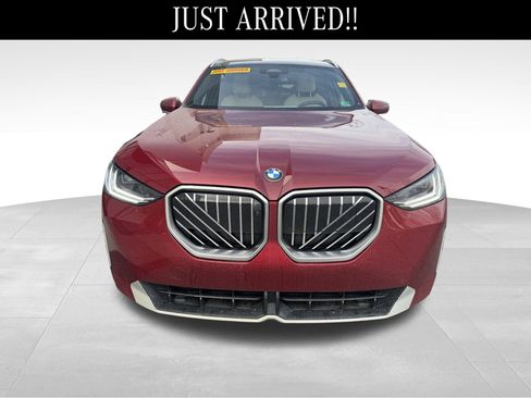 Used 2025 BMW X3 xDrive30i w/ Premium Package image 2