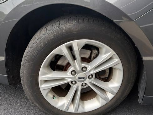 Used 2015 Ford Taurus SEL w/ Equipment Group 201A FWD image 5