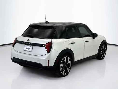 Certified 2026 MINI Cooper 4-Door Hardtop FWD image 9