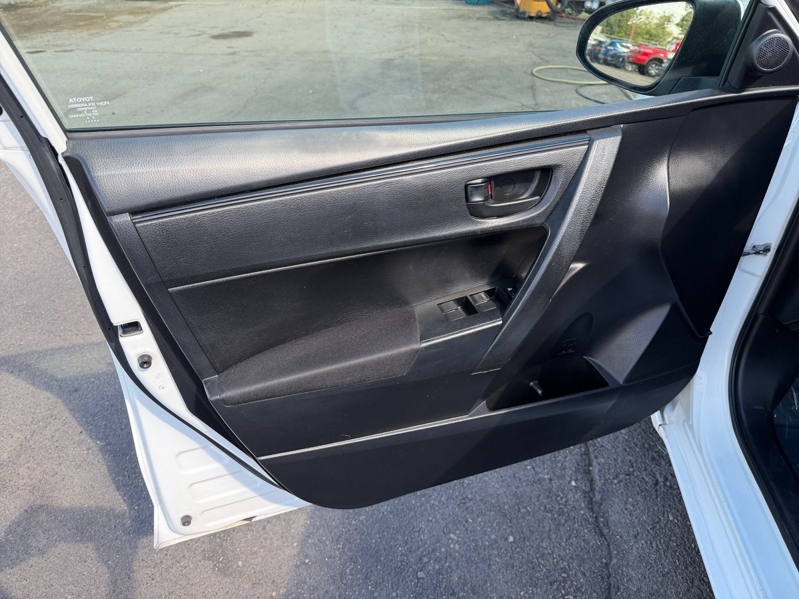 Used 2017 Toyota Corolla L w/ Carpet Mat Package (TMS) FWD image 19
