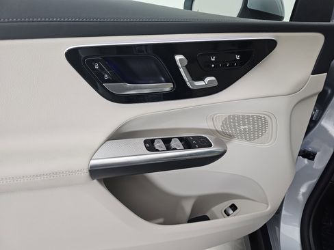 Certified 2025 Mercedes-Benz GLC 300 4MATIC w/ Driver Assistance Package image 13