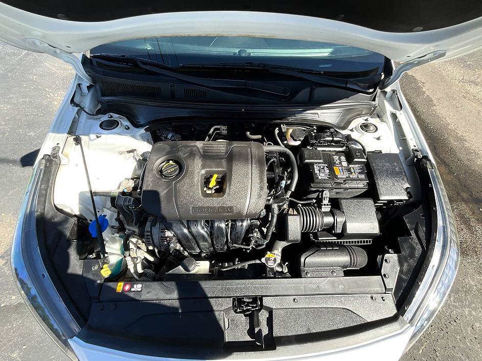 Used 2023 Kia Forte GT-Line w/ GT-Line Premium Package FWD image 2